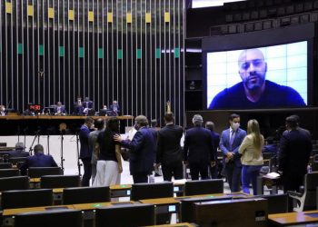 Câmara mantém prisão do deputado Daniel Silveira
