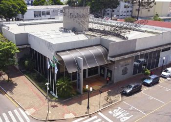 Câmara de CM volta a suspender atividades presenciais por causa da Covid-19