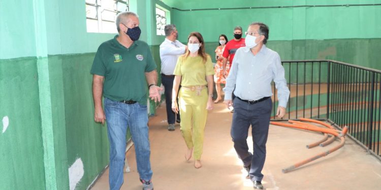 Prefeito visita Obras do Ginásio de Esportes JK