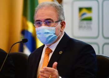 Covid-19: Saúde suspende vacinação de gestantes com AstraZeneca