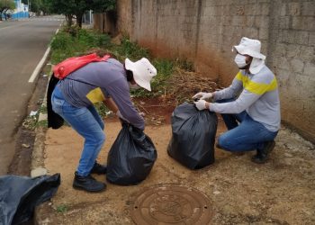 Agentes de endemias realizam caminhadas ecológicas contra dengue