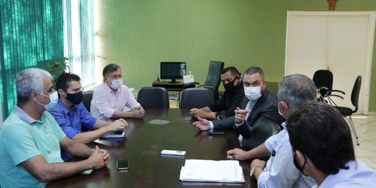 Prefeito se reúne com vereadores para tratar sobre mobilidade urbana