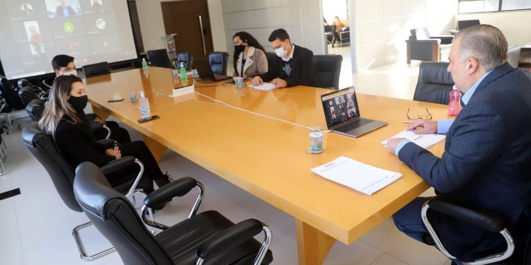 Estado lança Escola de Novos Líderes para jovens de 15 a 29 anos