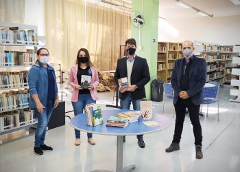 Biblioteca Municipal doa livros para a cadeia pública