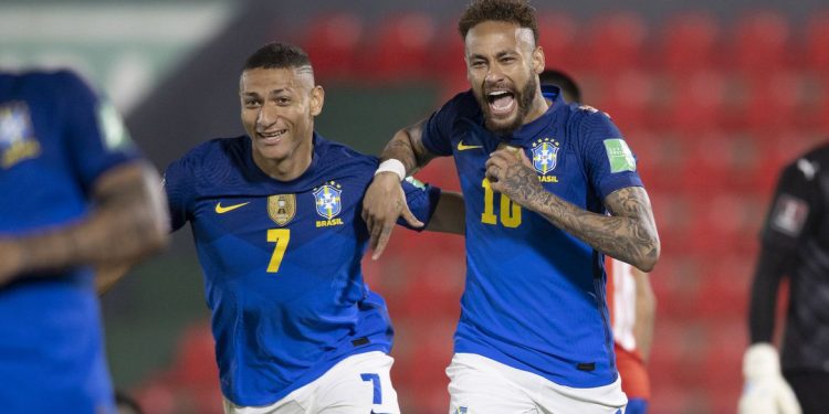 Brasil quebra tabu de 35 anos e vence Paraguai pelas Eliminatórias