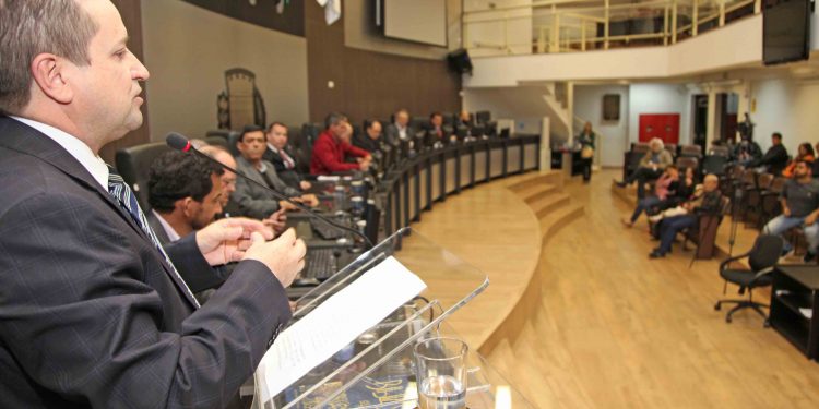 Câmara de CM declara luto por três dias pelas mortes de dois ex-vereadores