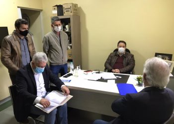 Douglas Fabrício e Rubens Bueno acompanham projetos na Central Hospitalar