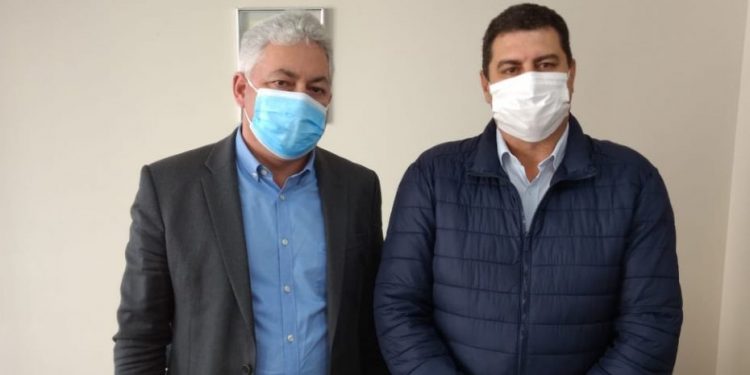 Barbosa Ferraz: Douglas Fabrício e prefeito Miliossi reivindicam arena multiuso