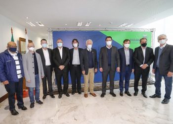 Governador recebe executivos da JBS para discutir continuidade de investimentos no Paraná