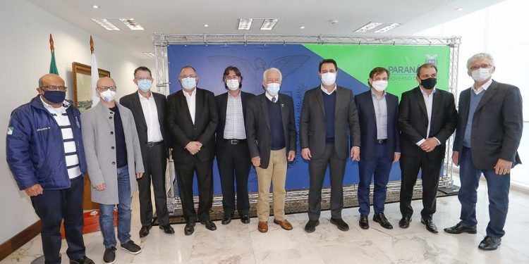 Governador recebe executivos da JBS para discutir continuidade de investimentos no Paraná