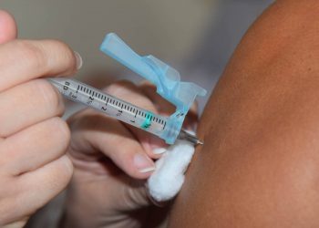 Virologista da Unioeste alerta sobre cuidados contra a Covid-19 mesmo após a vacina