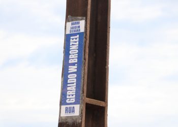 Município testa novo sistema de identificação de ruas em postes