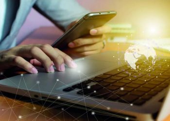 Maquinários geram desemprego e afastam usuários pela ineficiência