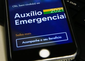 Caixa paga 3ª parcela do auxílio para nascidos em fevereiro e março