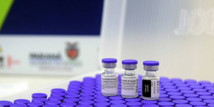 Parte das novas vacinas contra a Covid-19 chega ao Paraná já nesta quinta
