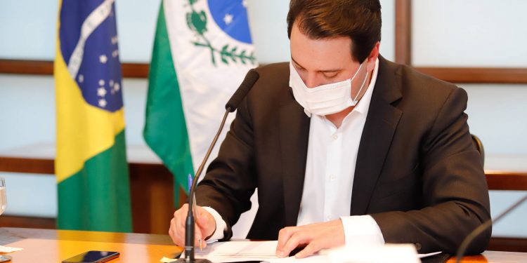 Governador sanciona lei que institui o Plano Estadual de Resíduos Sólidos do Paraná