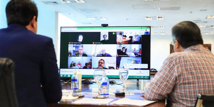 Estado firma pacto com municípios para acelerar o ritmo da vacinação contra a Covid-19