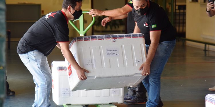 Paraná receberá nos próximos dias mais 439.340 vacinas; lote contém 91,2 mil doses da Janssen