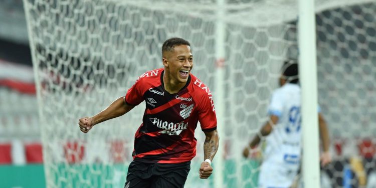 Athletico-PR bate Avaí em casa e vai às oitavas da Copa do Brasil