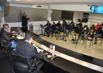 Acicam realizou reunião mensal