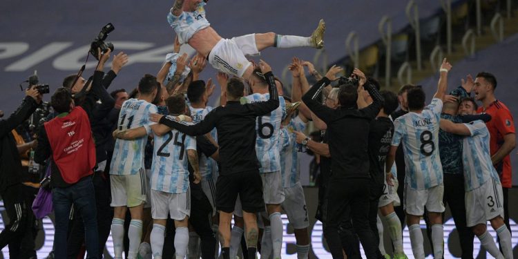 Argentina vence Brasil na Copa América e quebra jejum de títulos