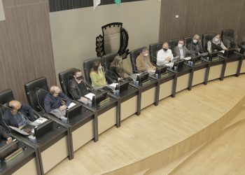 Câmara de Campo Mourão recebe visita de deputado federal