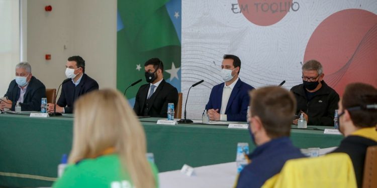 Em Curitiba: Douglas Fabrício participa do lançamento da Campanha Torcida Paraná em Tóquio