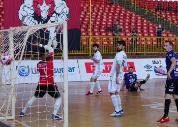 Campo Mourão Futsal bate o Brasília e volta a liderança do grupo na Liga Nacional