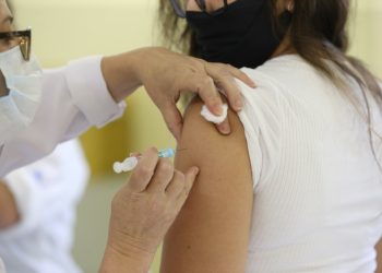 Paraná ultrapassa marca de 1,5 milhão de pessoas completamente imunizadas contra a Covid-19