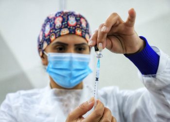 Mais de 5,5 milhões de paranaenses já foram vacinados contra a Covid-19