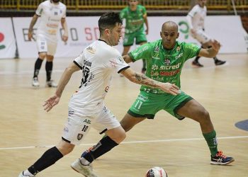 Campo Mourão Futsal tem vitória no fim e escalada na tabela do Campeonato Paranaense