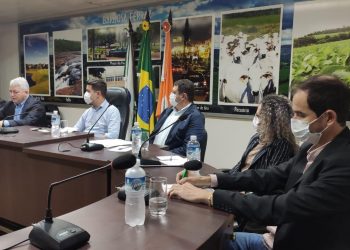 Barbosa Ferraz: Secretário Guto Silva e deputado Douglas vistoriam obras e analisam projetos com lideranças