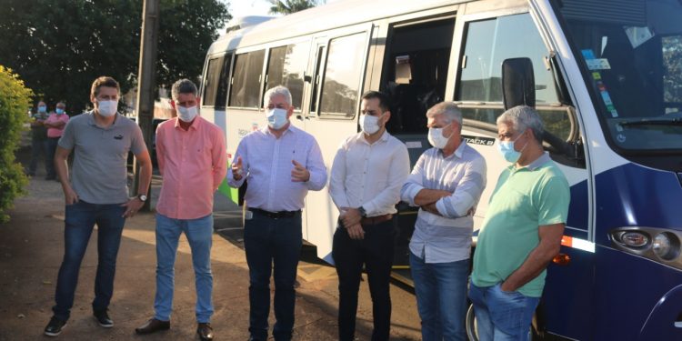 Douglas Fabrício: Campo Mourão recebe novo Micro-ônibus com acessibilidade para o setor de saúde