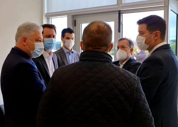 Douglas Fabrício e Tauillo Tezelli apresentam demandas de Campo Mourão ao governador Ratinho Júnior