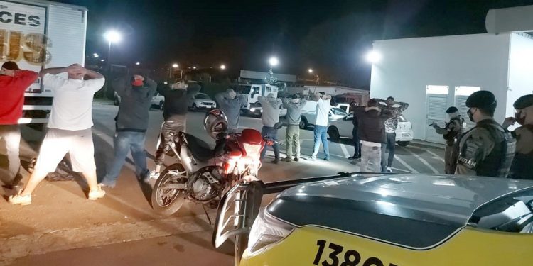 Fiscalização emitiu mais de 60 multas no fim de semana