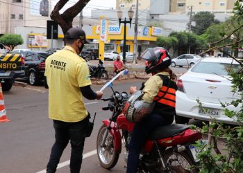 Agentes de trânsito municipais fazem treinamento prático