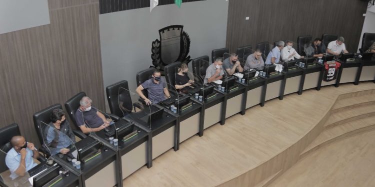 Saúde e Fazenda prestam contas do 2º quadrimestre aos vereadores