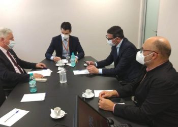 Douglas Fabrício reivindica recursos para áreas de esporte e cultura da região em audiência na Copel