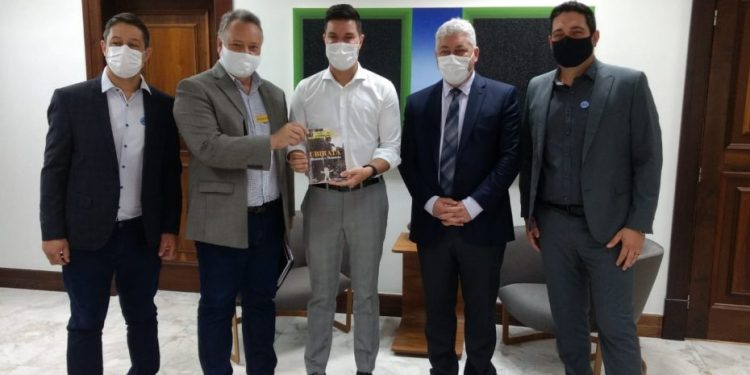 Ubiratã: Douglas Fabrício e prefeito Fábio Dalécio apresentam demandas na Casa Civil