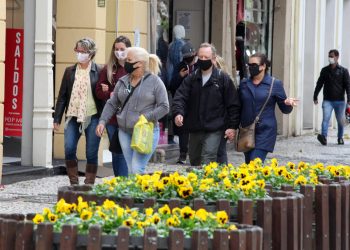 Com melhora dos indicadores, Paraná altera medidas restritivas contra a Covid-19