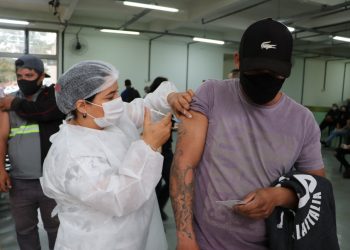 Vacinação contra Covid-19 avança para mais duas faixas etárias