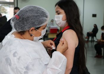 Município aguarda liberação da Anvisa para retomar vacinação (1ª dose) contra Covid