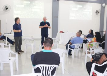 Douglas Fabrício presta contas para lideranças