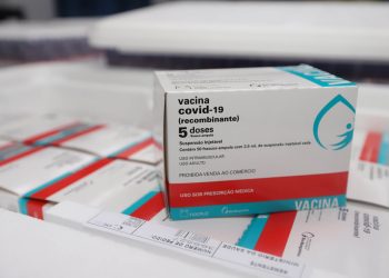 133,1 mil vacinas contra a Covid-19 desembarcam no Paraná