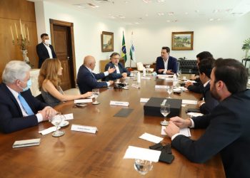 Prefeito Tauillo acompanha empresários em visita ao governador