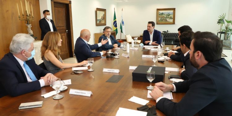 Prefeito Tauillo acompanha empresários em visita ao governador