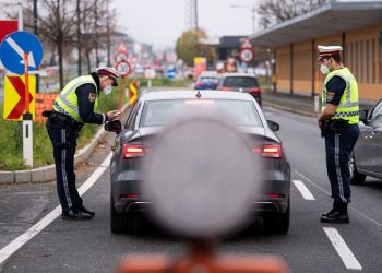 Covid-19: Europa retoma medidas restritivas em meio a protestos
