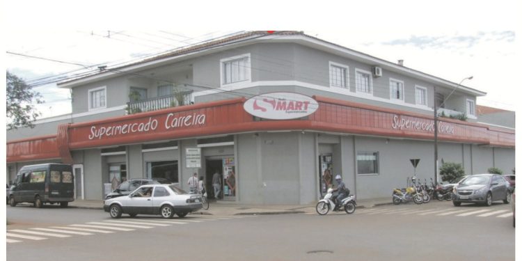 Supermercado Carreira fará meio expediente no feriado