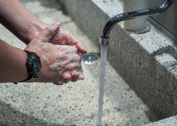 Cuidados para prevenir gripe são os mesmos da Covid-19