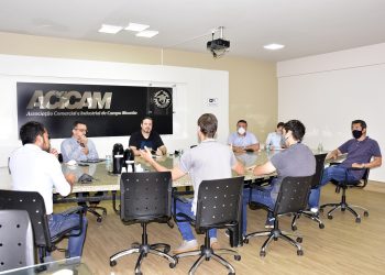 Reunião na Acicam com o IBGE sobre a população mourãoense
